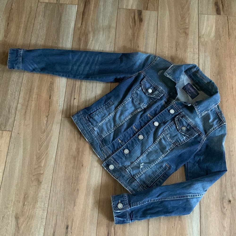Aeropostale jr sz M distressed jean jacket euc